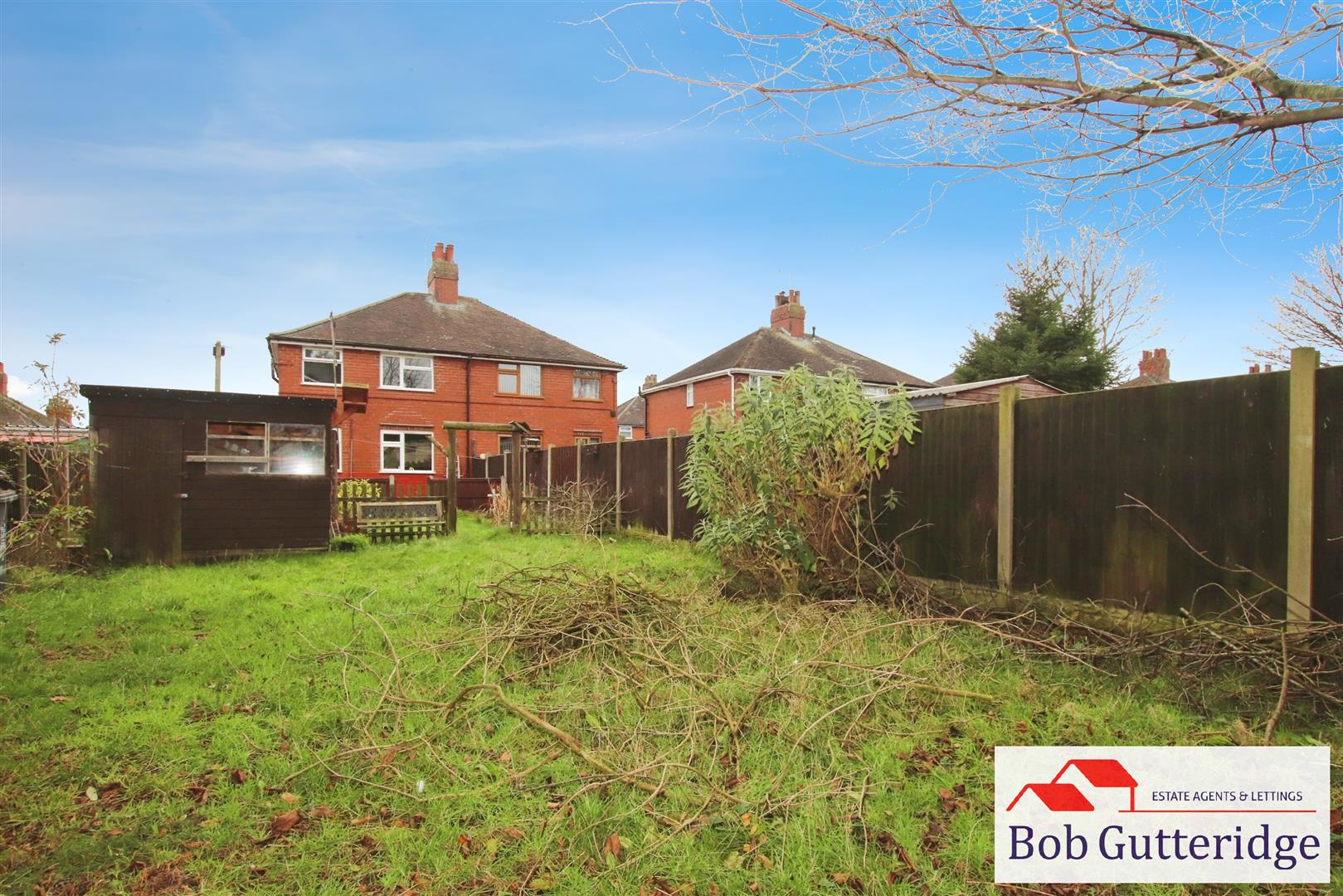 ENCLOSED REAR GARDEN